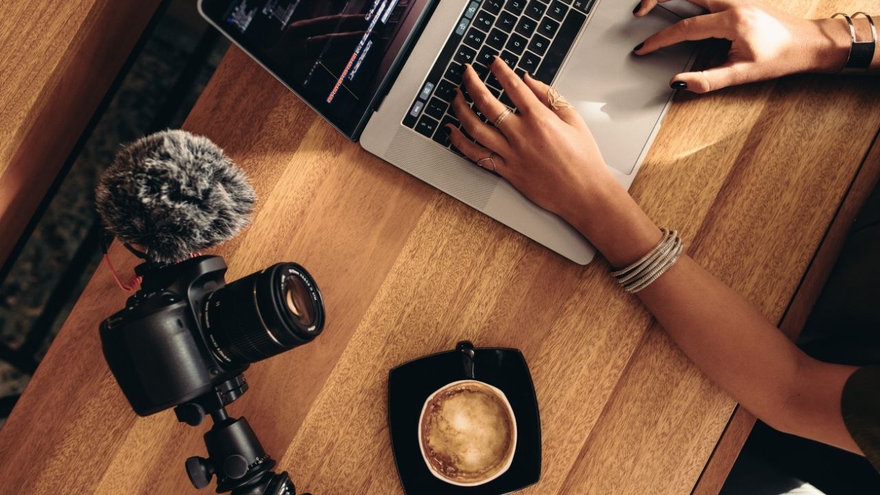 what is UploadBlog